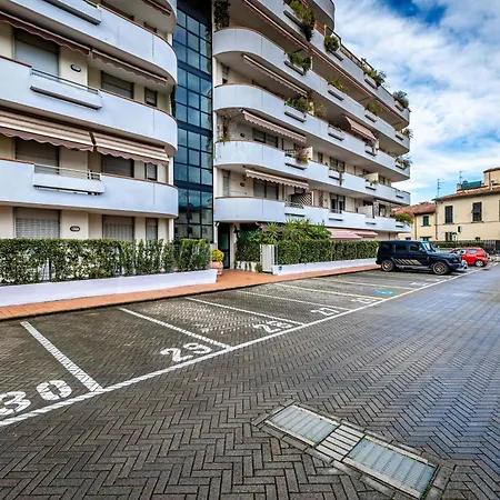Yd Quiet Apt Leopolda With Parking-3